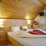 Der Kaerntnerhof Am Weissensee, Seehotel & Seeapartments Direkt Am Szálloda 3*