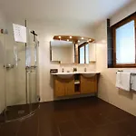 Hotel Der Kaerntnerhof Am Weissensee, Seehotel & Seeapartments Direkt Am Weissensee