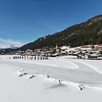 Seehotel&seeapartments Kärntnerhof- Direkt Am See! 3* Weissensee