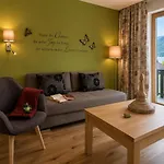Szálloda Der Kaerntnerhof Am Weissensee, Seehotel & Seeapartments Direkt Am 3*