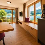 Szálloda Der Kaerntnerhof Am Weissensee, Seehotel & Seeapartments Direkt Am 3*