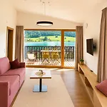 Hotel Der Kaerntnerhof Am Weissensee, Seehotel & Seeapartments Direkt Am Weissensee