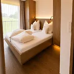Der Kaerntnerhof Am Weissensee, Seehotel & Seeapartments Direkt Am Weissensee