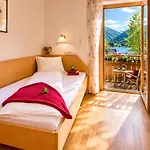 Hotel Der Kaerntnerhof Am Weissensee, Seehotel & Seeapartments Direkt Am Weissensee