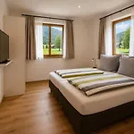Der Kaerntnerhof Am Weissensee, Seehotel & Seeapartments Direkt Am 3*