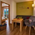 Der Kaerntnerhof Am Weissensee, Seehotel & Seeapartments Direkt Am 3* Weissensee