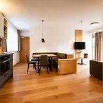 Szálloda Der Kaerntnerhof Am Weissensee, Seehotel & Seeapartments Direkt Am 3*
