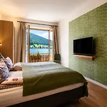 Der Kaerntnerhof Am Weissensee, Seehotel & Seeapartments Direkt Am 3* Weissensee