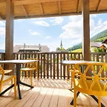 Der Kaerntnerhof Am Weissensee, Seehotel & Seeapartments Direkt Am