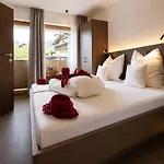 Hotel Der Kaerntnerhof Am Weissensee, Seehotel & Seeapartments Direkt Am Weissensee