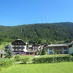 Szálloda Der Kaerntnerhof Am Weissensee, Seehotel & Seeapartments Direkt Am Weissensee