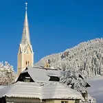 Hotel Der Kaerntnerhof Am Weissensee, Seehotel & Seeapartments Direkt Am Weissensee