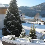 Seehotel&seeapartments Kärntnerhof- Direkt Am See! 3* Weissensee