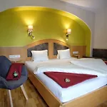 Der Kaerntnerhof Am Weissensee, Seehotel & Seeapartments Direkt Am