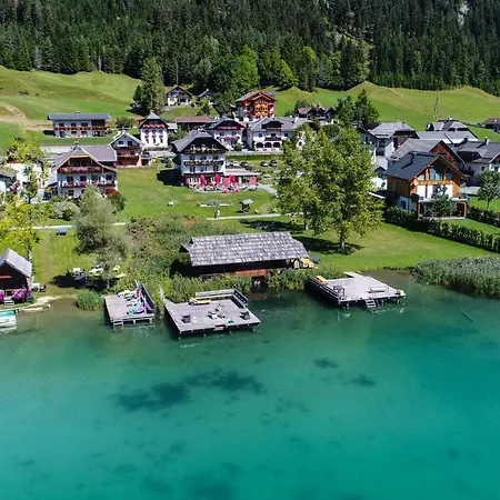 Seehotel & Seeapartments Kaerntnerhof- Direkt Am See! 호텔 3*
