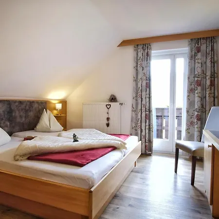 Seehotel & Seeapartments Kaerntnerhof- Direkt Am See! 3* Weissensee