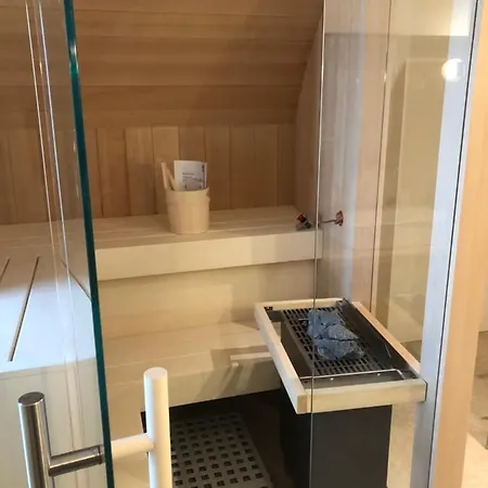 Seehotel & Seeapartments Kaerntnerhof- Direkt Am See!