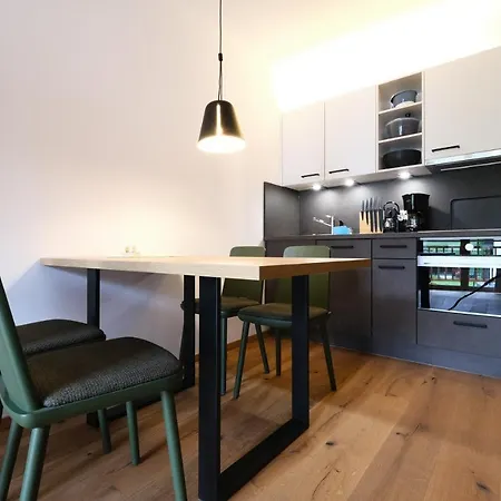 Seehotel & Seeapartments Kaerntnerhof- Direkt Am See! 호텔 3*