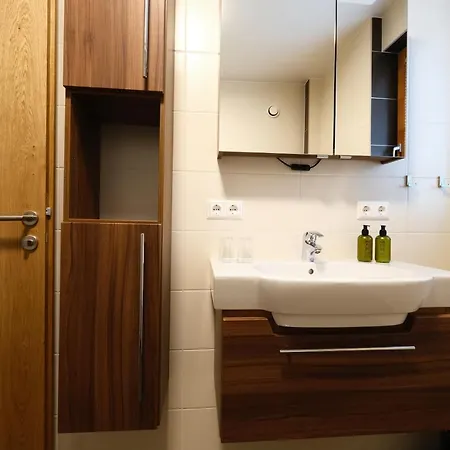 Seehotel & Seeapartments Kaerntnerhof- Direkt Am See! 3* Weissensee