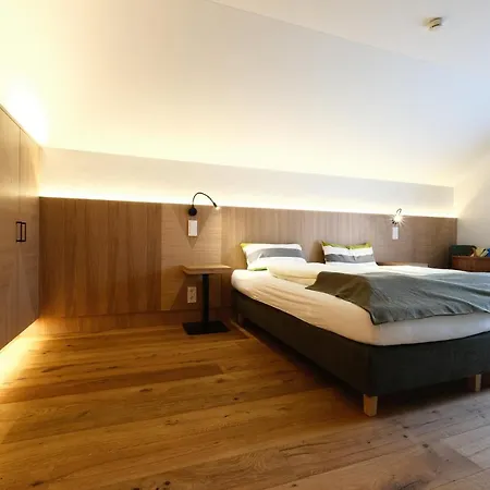 Seehotel & Seeapartments Kaerntnerhof- Direkt Am See!