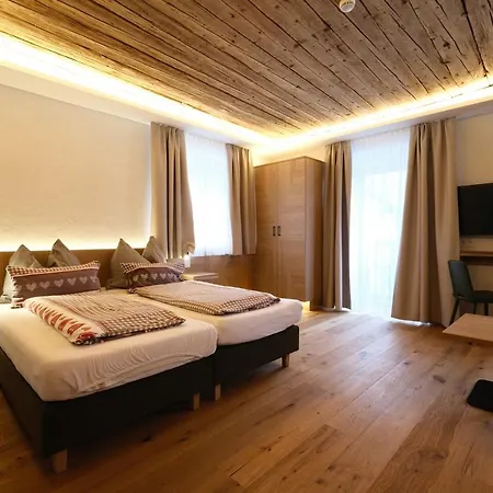 Seehotel & Seeapartments Kaerntnerhof- Direkt Am See! Hotel 3*
