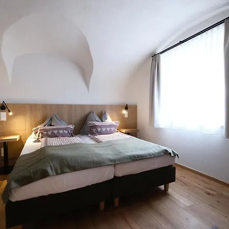 Seehotel & Seeapartments Kaerntnerhof- Direkt Am See! 3*