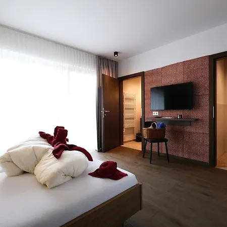 Seehotel & Seeapartments Kaerntnerhof- Direkt Am See! Hotel 3*