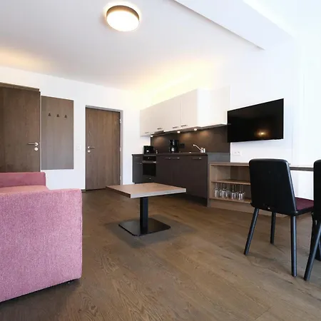 Seehotel & Seeapartments Kaerntnerhof- Direkt Am See! Hotel 3*