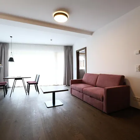 Seehotel & Seeapartments Kaerntnerhof- Direkt Am See!