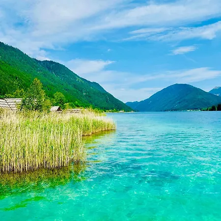 Seehotel & Seeapartments Kaerntnerhof- Direkt Am See! 3*
