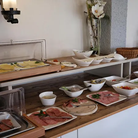 Seehotel & Seeapartments Kaerntnerhof- Direkt Am See!