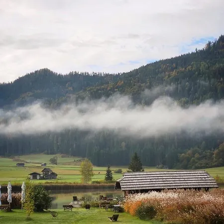 Seehotel & Seeapartments Kaerntnerhof- Direkt Am See! Hotel