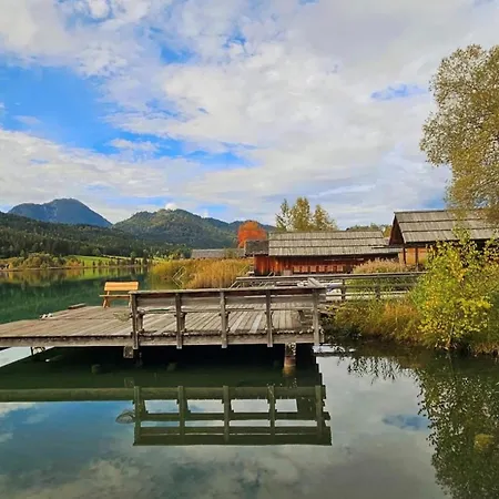 Seehotel & Seeapartments Kaerntnerhof- Direkt Am See! Szálloda 3*