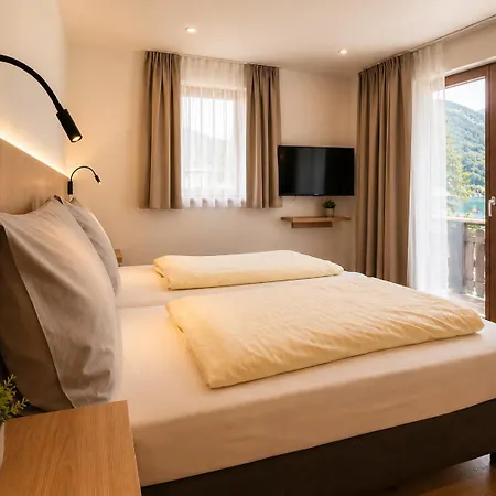 Der Kaerntnerhof Am Weissensee, Seehotel & Seeapartments Direkt Am Weissensee
