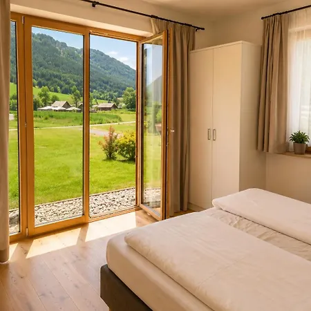 Der Kaerntnerhof Am Weissensee, Seehotel & Seeapartments Direkt Am Hotel Weissensee