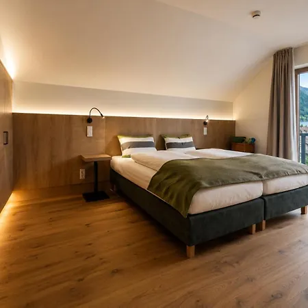 Der Kaerntnerhof Am Weissensee, Seehotel & Seeapartments Direkt Am 酒店
