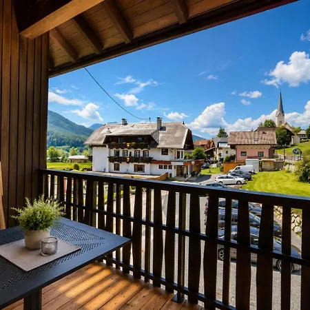 酒店 Der Kaerntnerhof Am Weissensee, Seehotel & Seeapartments Direkt Am