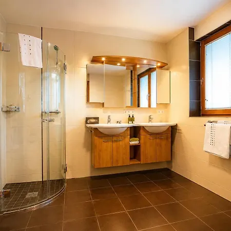 酒店 Der Kaerntnerhof Am Weissensee, Seehotel & Seeapartments Direkt Am