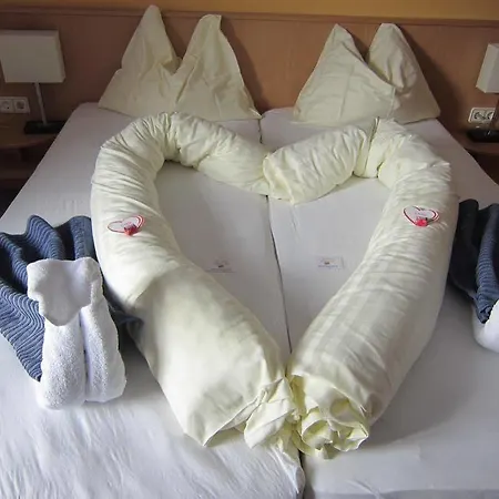 Hotel Seehotel & Seeapartments Kaerntnerhof- Direkt Am See! 3*