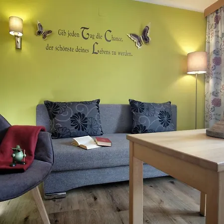 호텔 Seehotel & Seeapartments Kaerntnerhof- Direkt Am See!