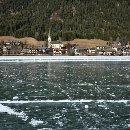 Seehotel & Seeapartments Kaerntnerhof- Direkt Am See! 3* Weissensee