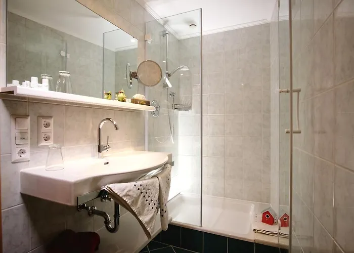 Der Kaerntnerhof Am Weissensee, Seehotel & Seeapartments Direkt Am